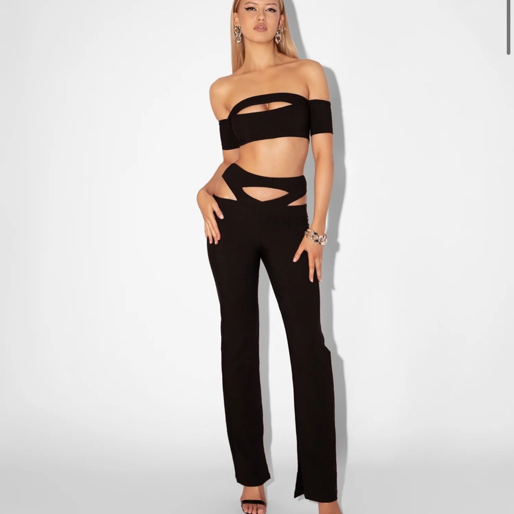 Heiress Beverly Hills 2 piece cut out set